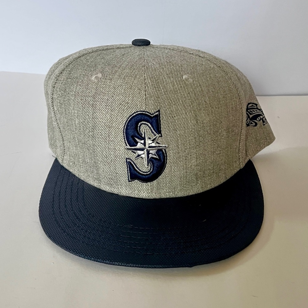 NWOT ✨ Seattle Mariners Snapback